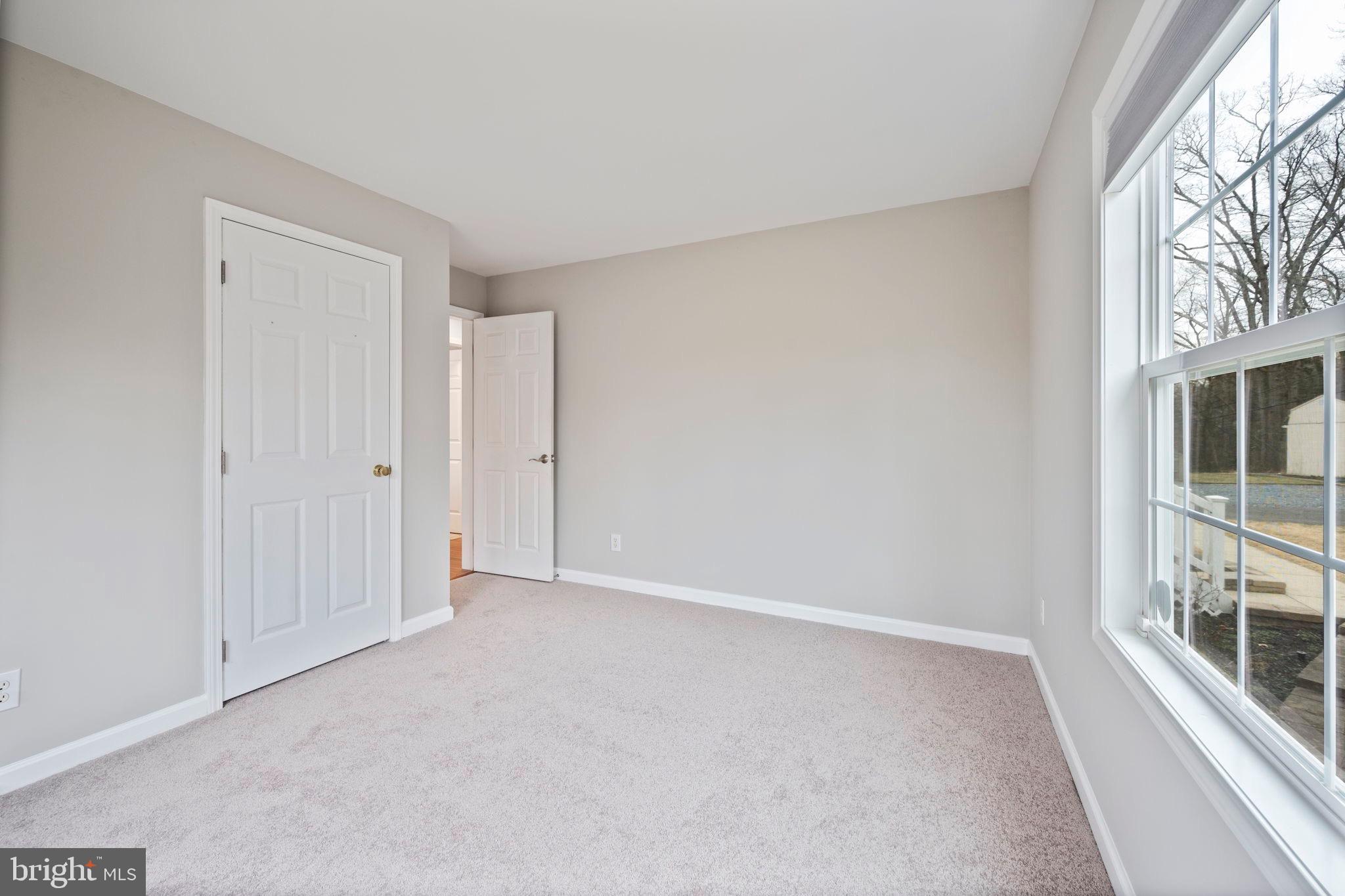 1572 ANNAPOLIS DRIVE