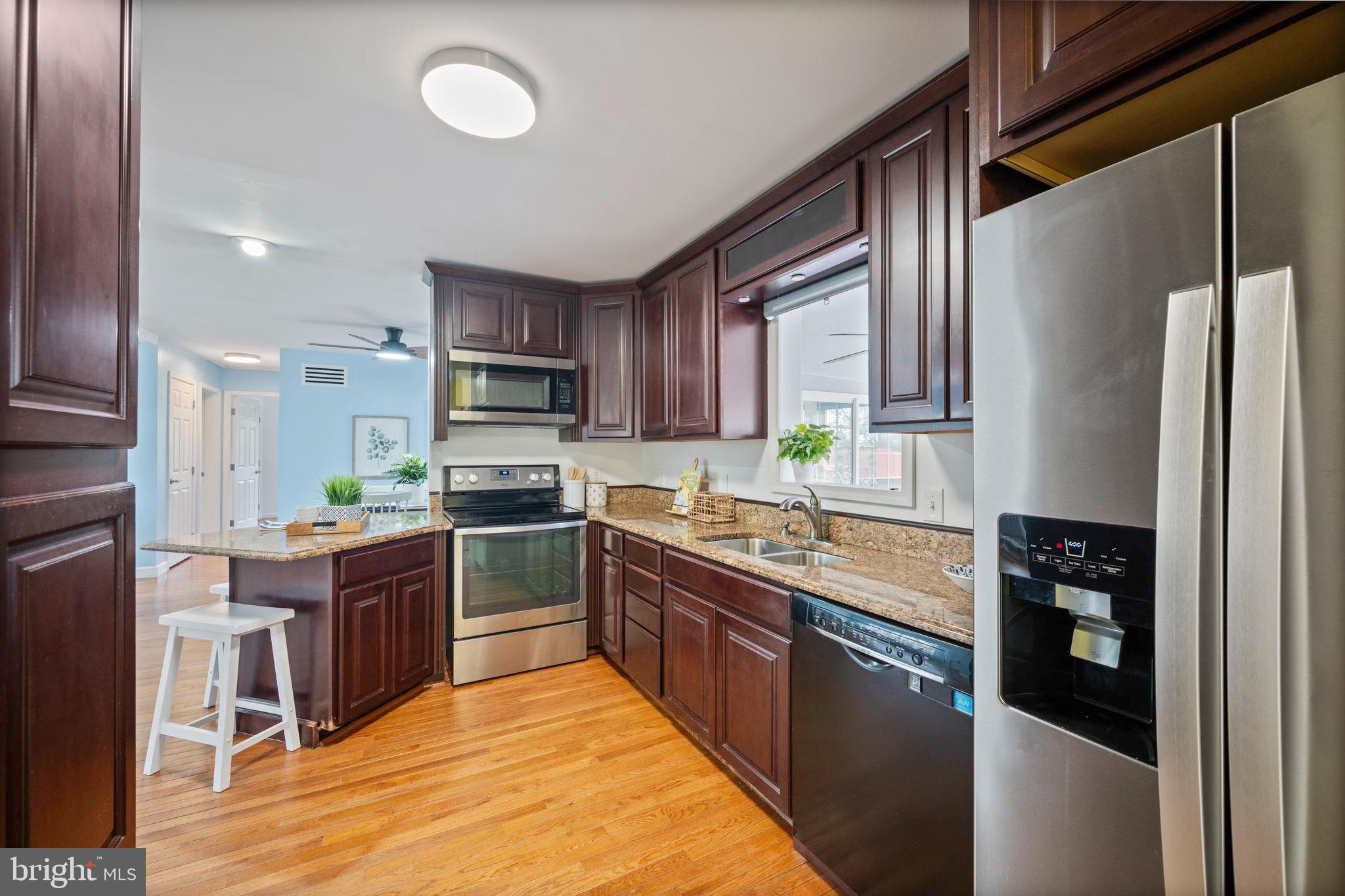 1572 ANNAPOLIS DRIVE