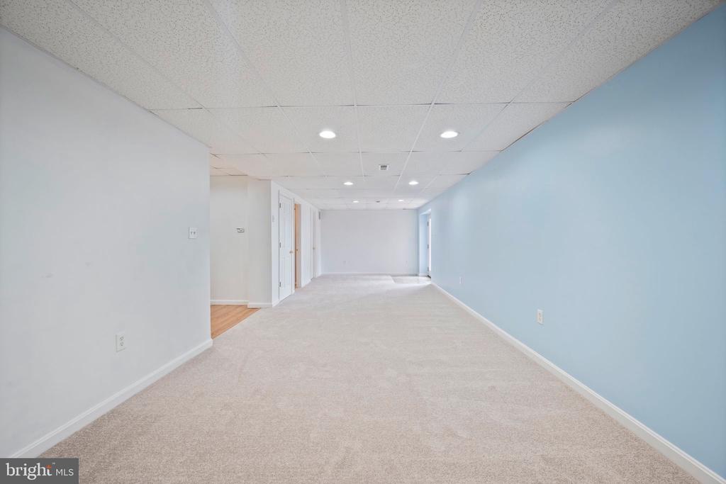 1572 ANNAPOLIS DRIVE