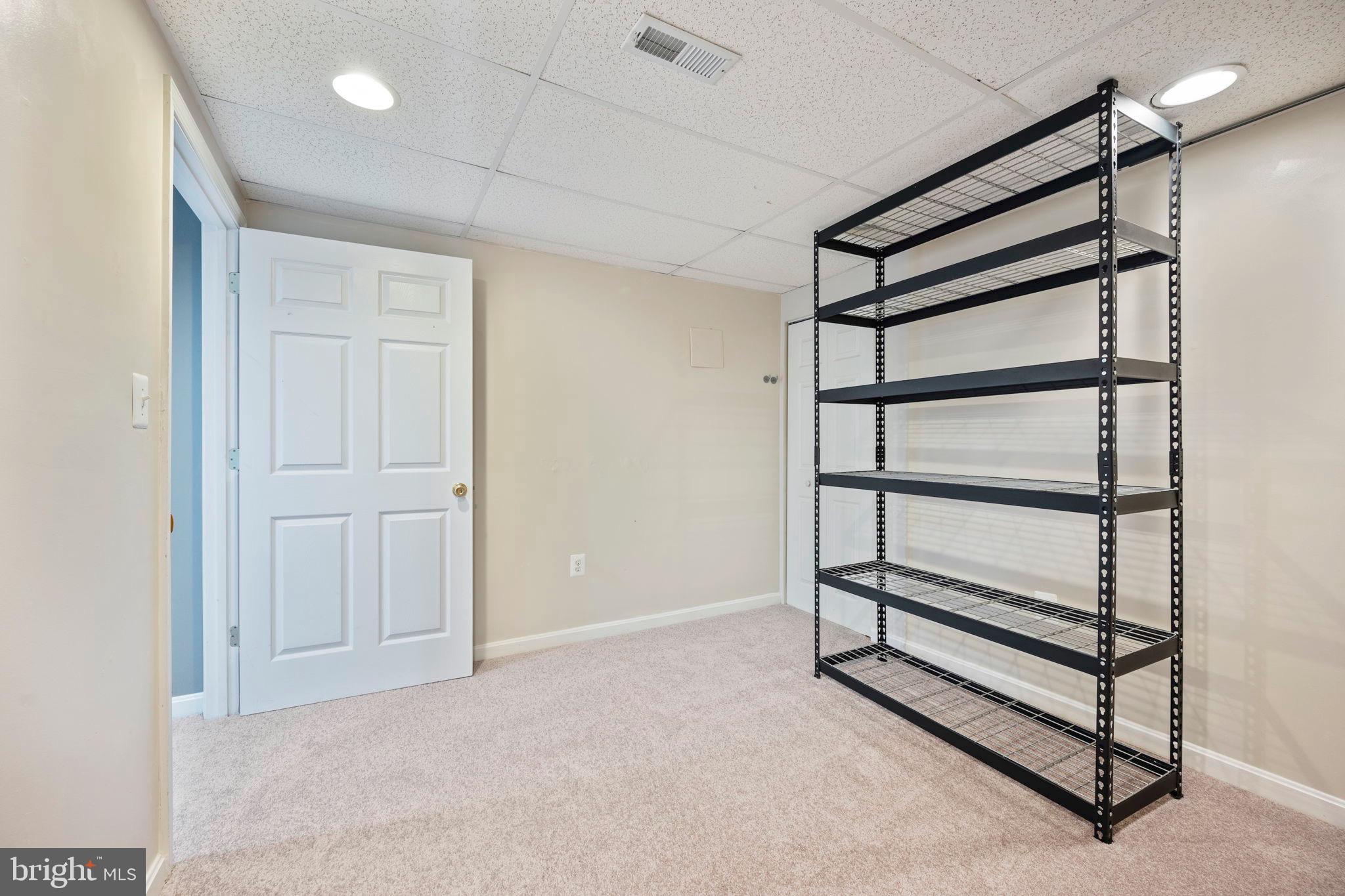 1572 ANNAPOLIS DRIVE