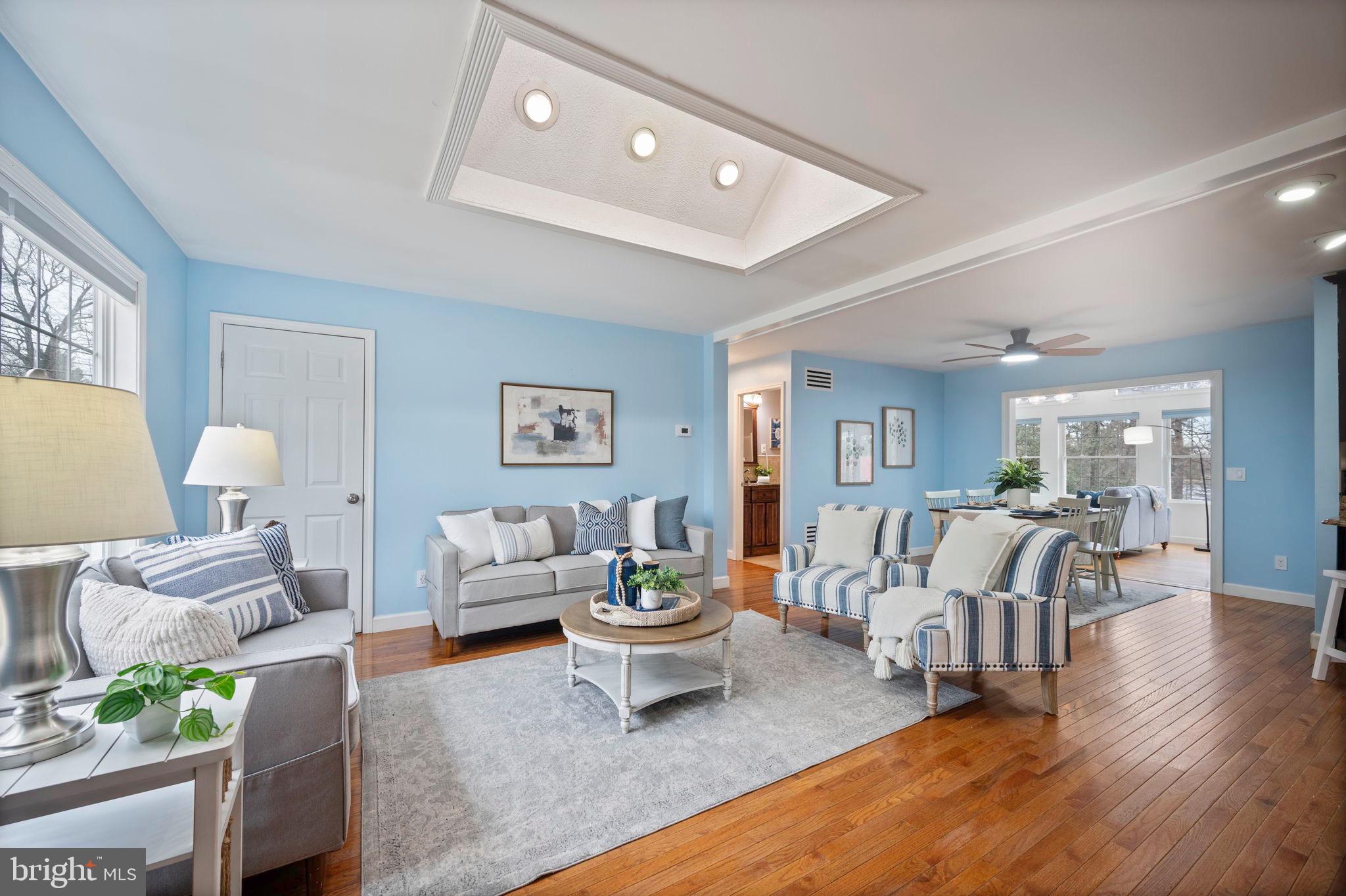 1572 ANNAPOLIS DRIVE