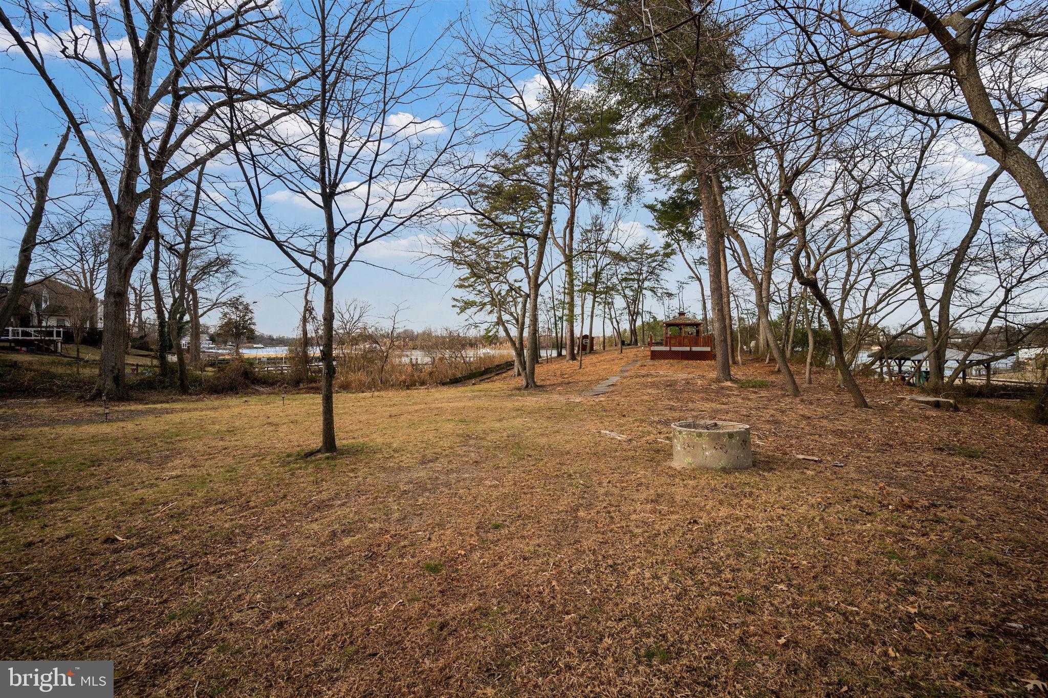 1572 ANNAPOLIS DRIVE