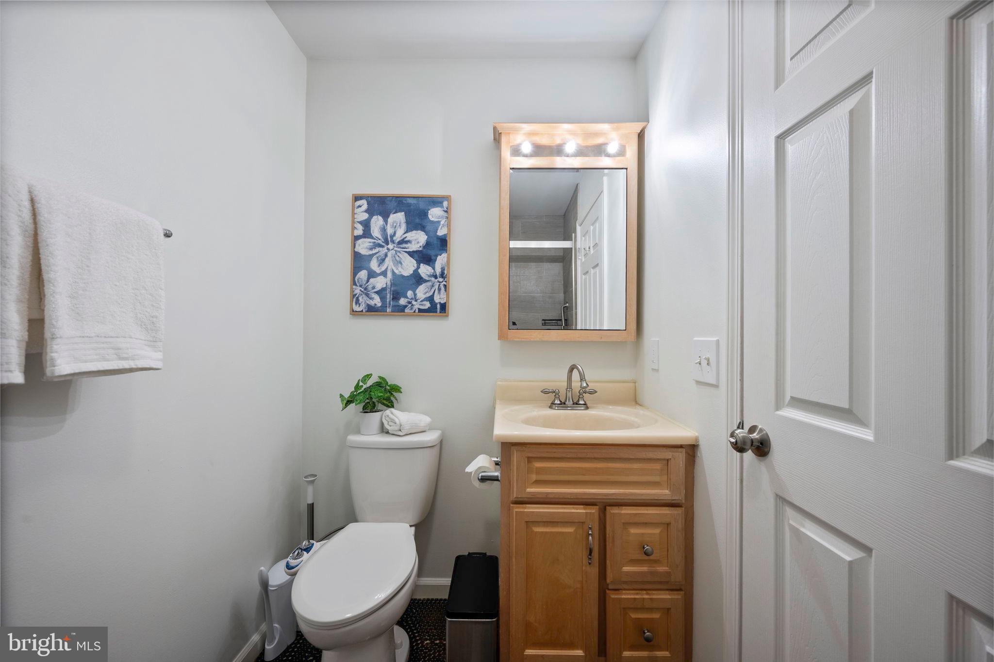 1572 ANNAPOLIS DRIVE