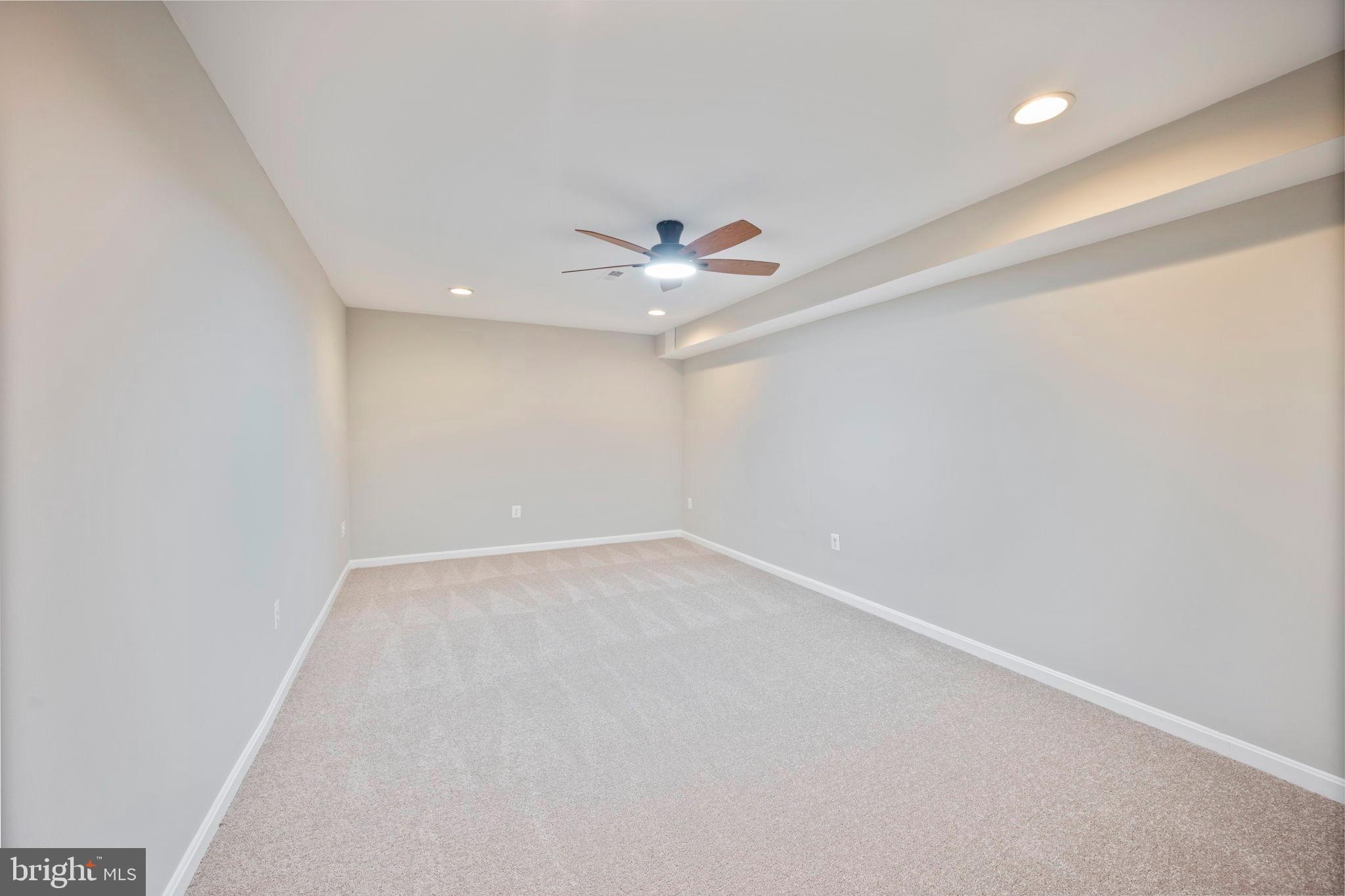 1572 ANNAPOLIS DRIVE