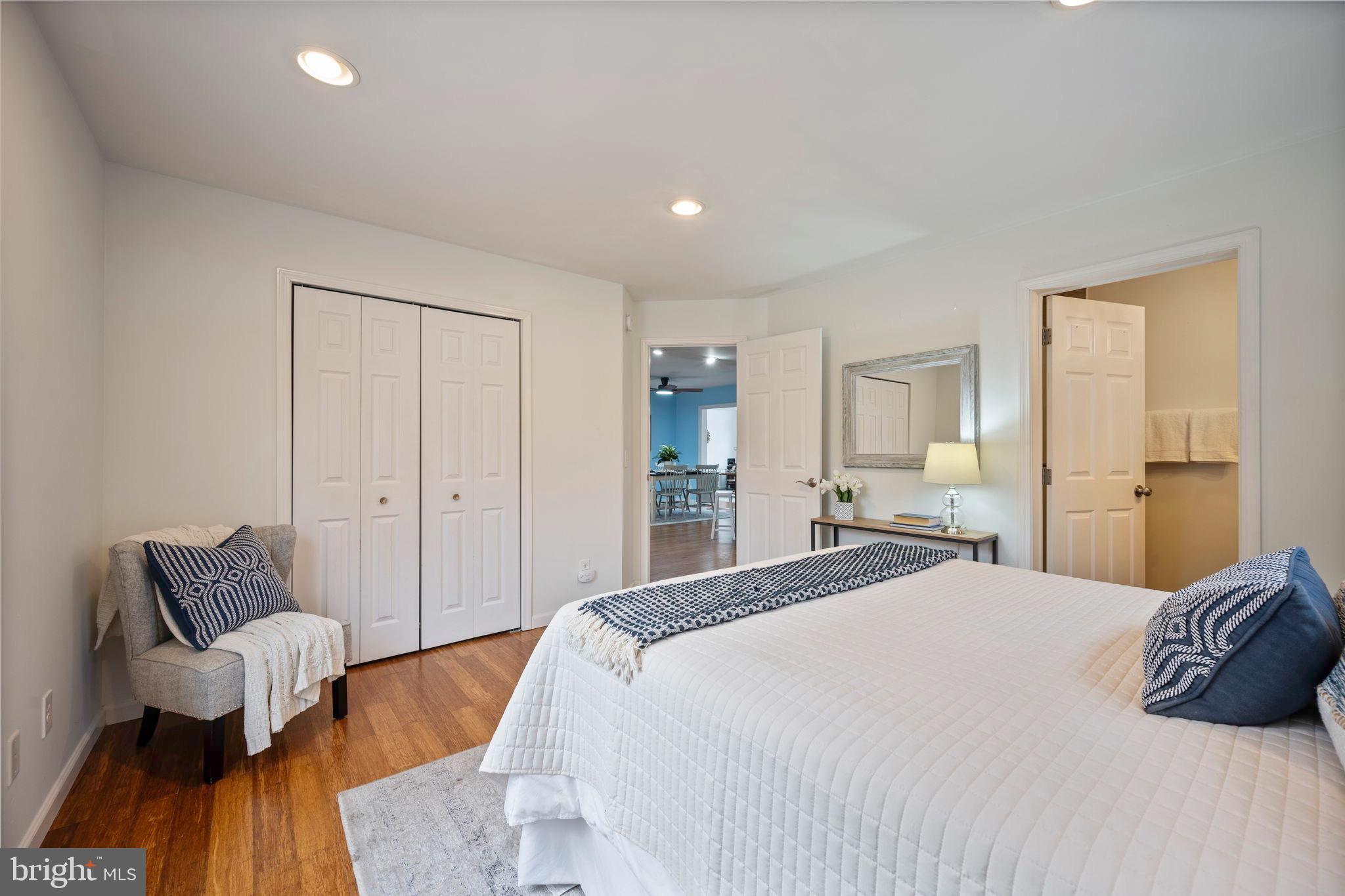 1572 ANNAPOLIS DRIVE