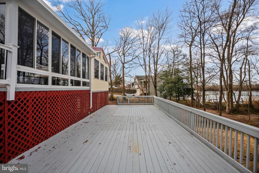 1572 ANNAPOLIS DRIVE