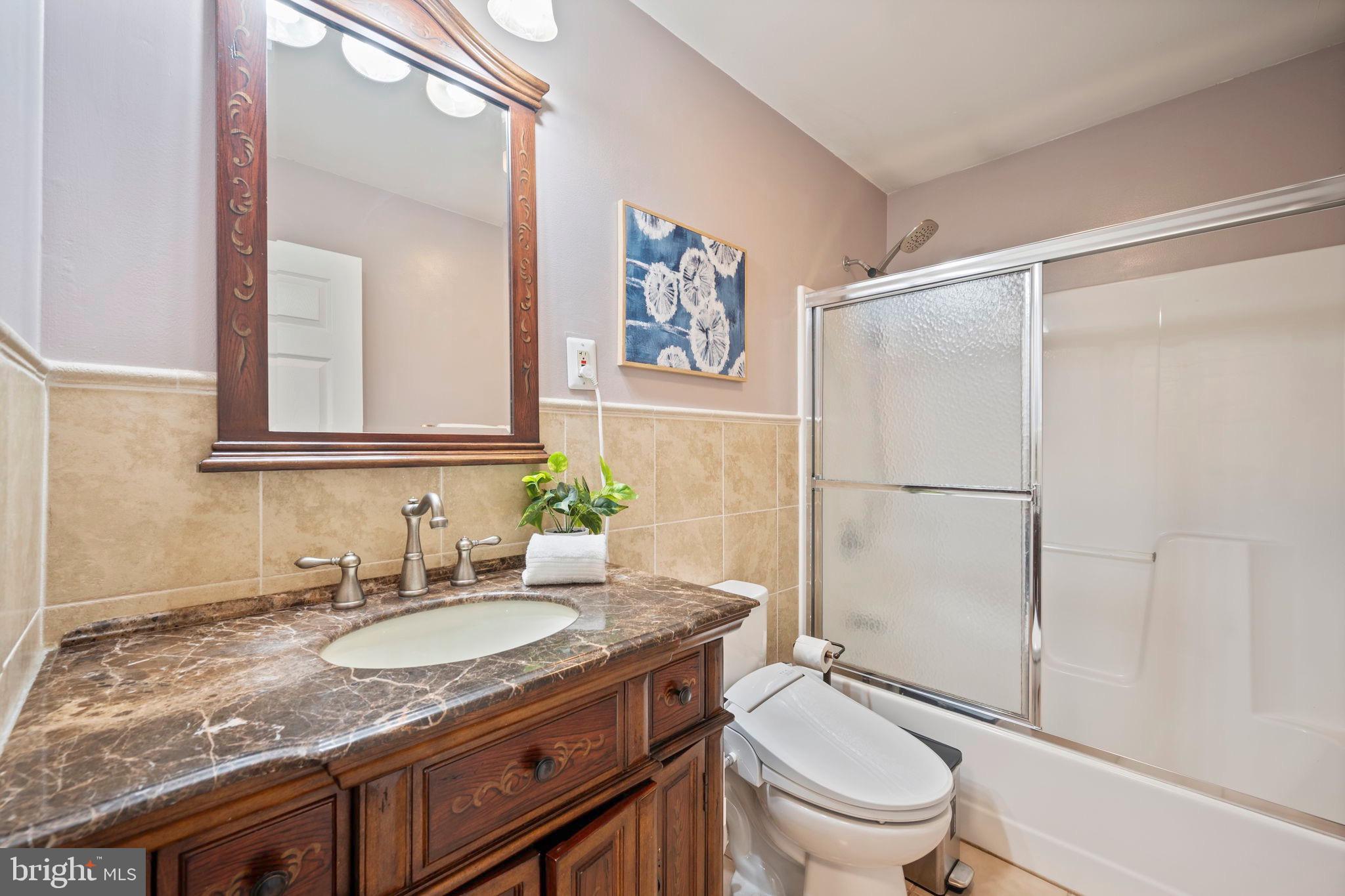 1572 ANNAPOLIS DRIVE