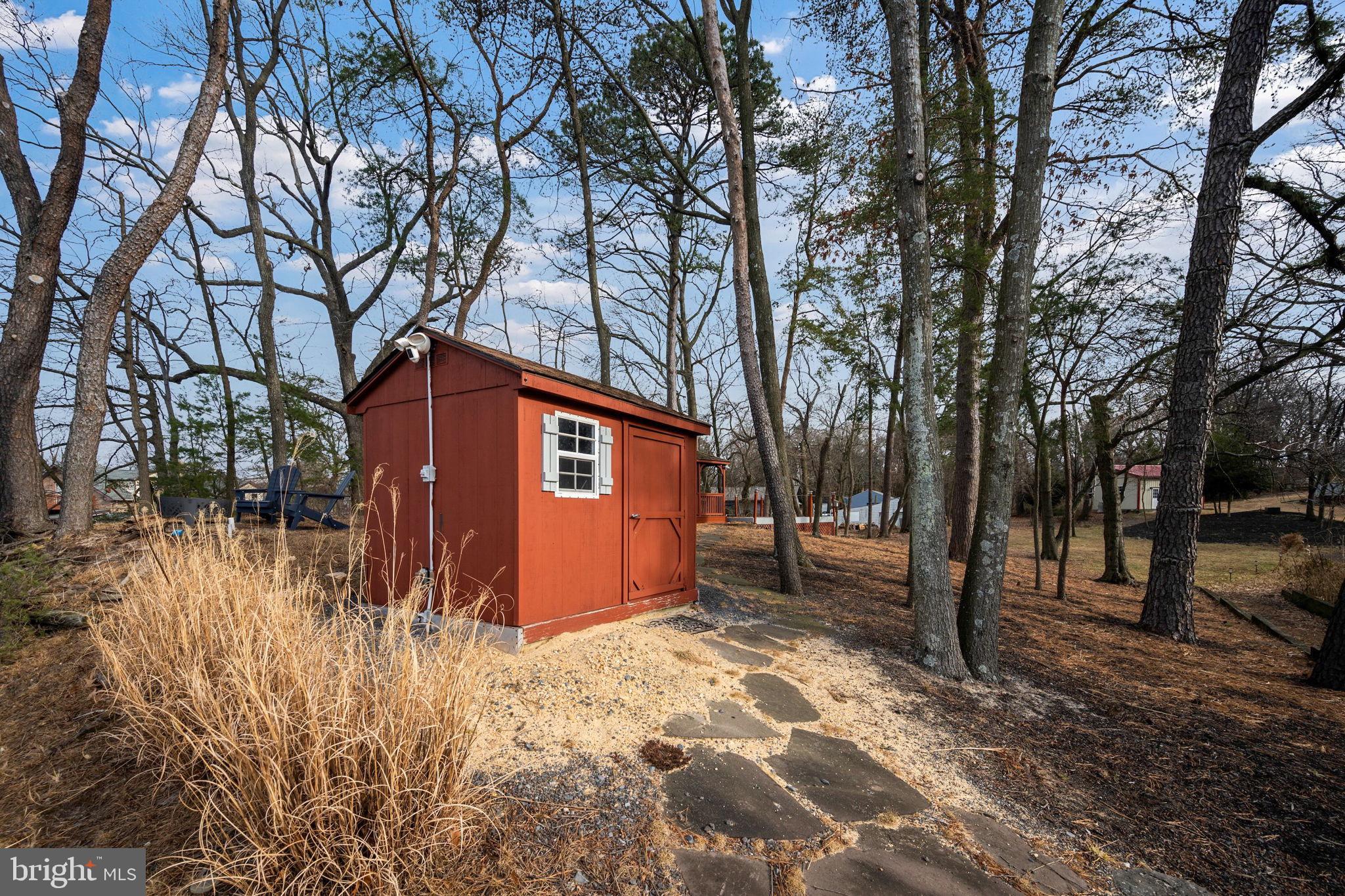 1572 ANNAPOLIS DRIVE