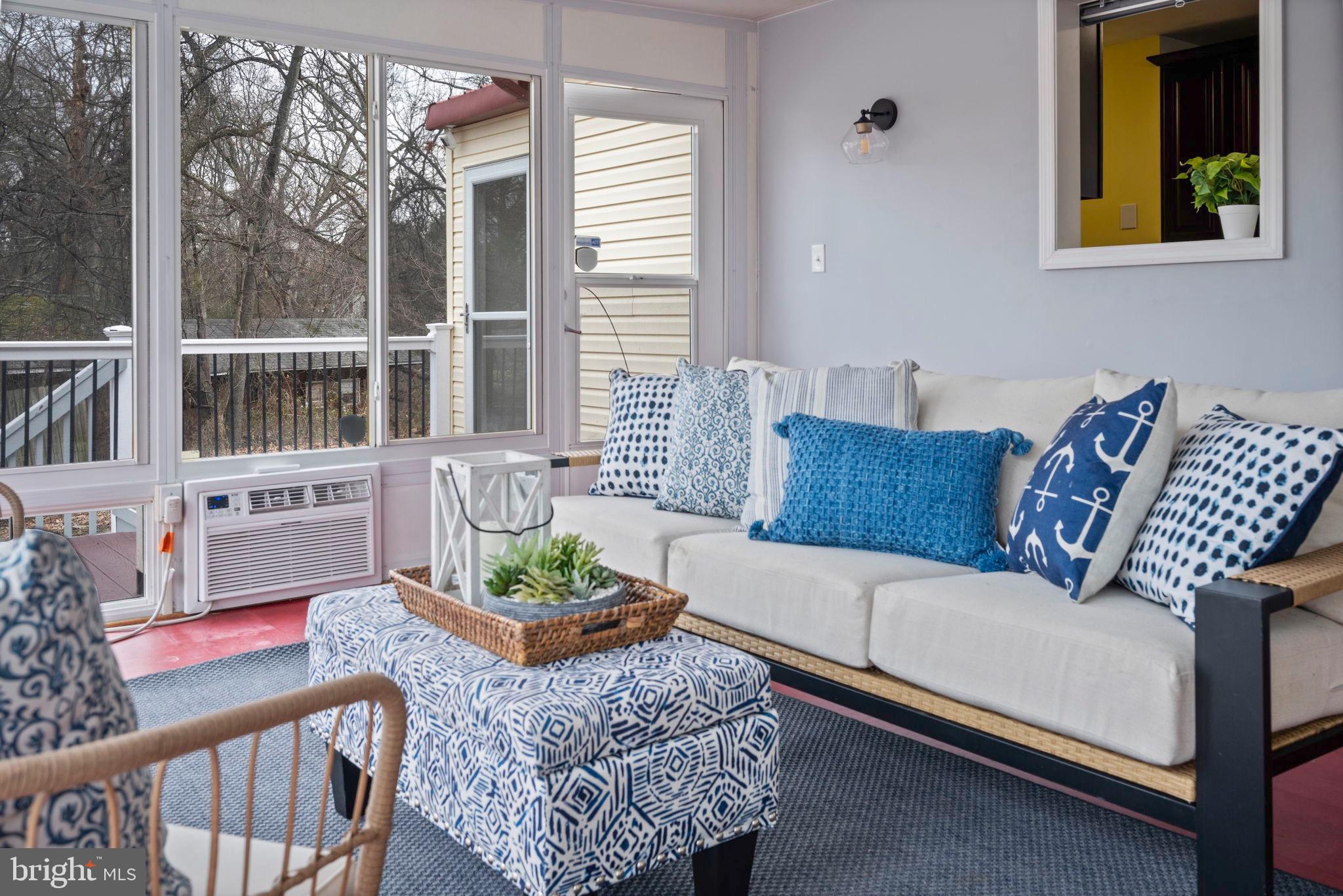 1572 ANNAPOLIS DRIVE