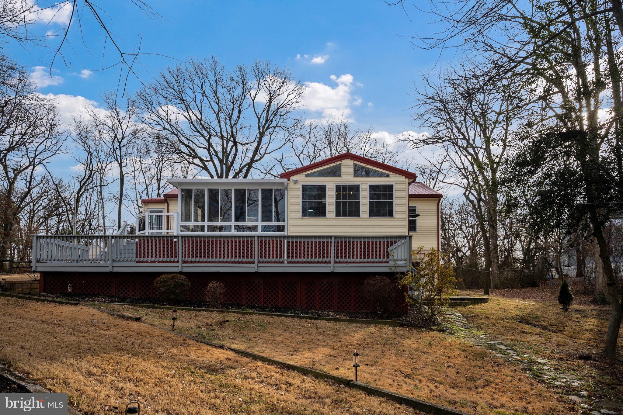 1572 ANNAPOLIS DRIVE