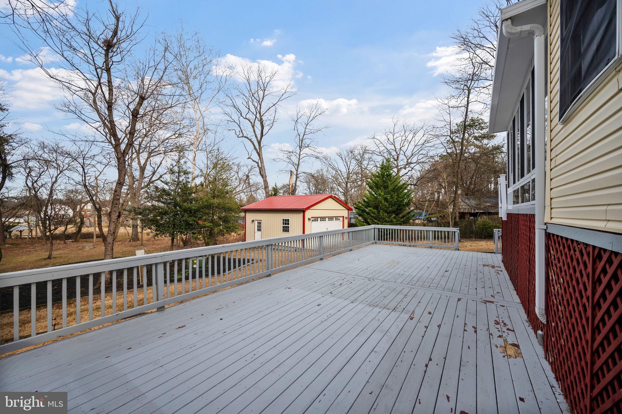 1572 ANNAPOLIS DRIVE