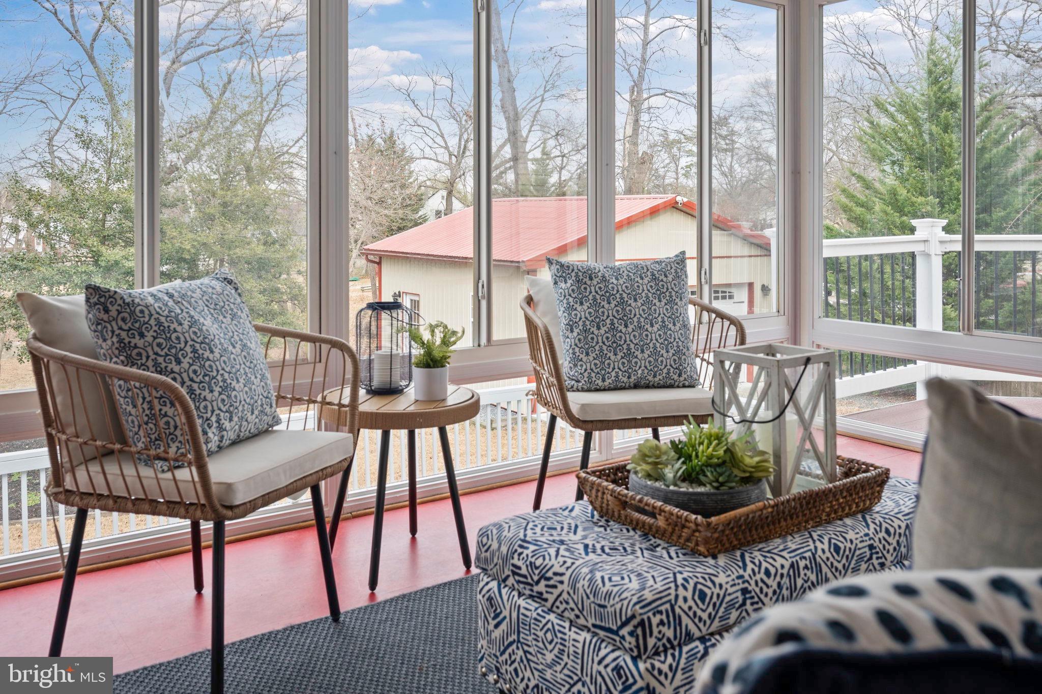 1572 ANNAPOLIS DRIVE