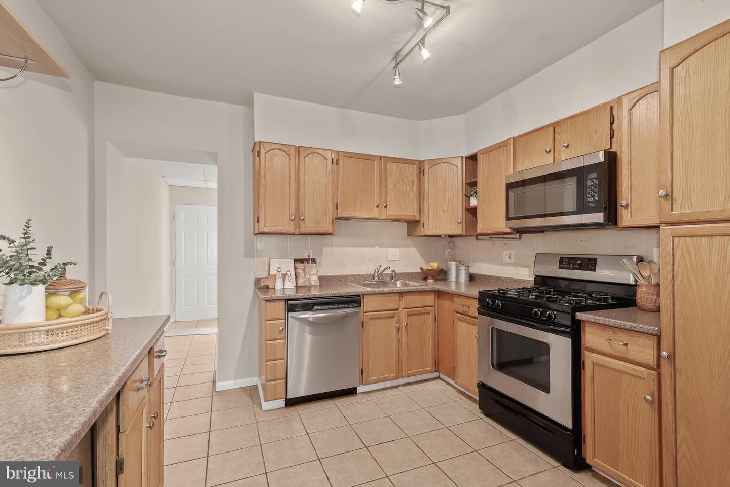 48 E Randall St