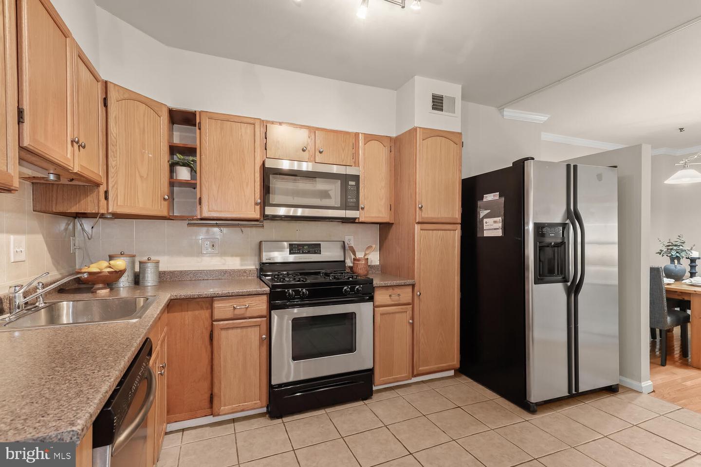 48 E Randall St