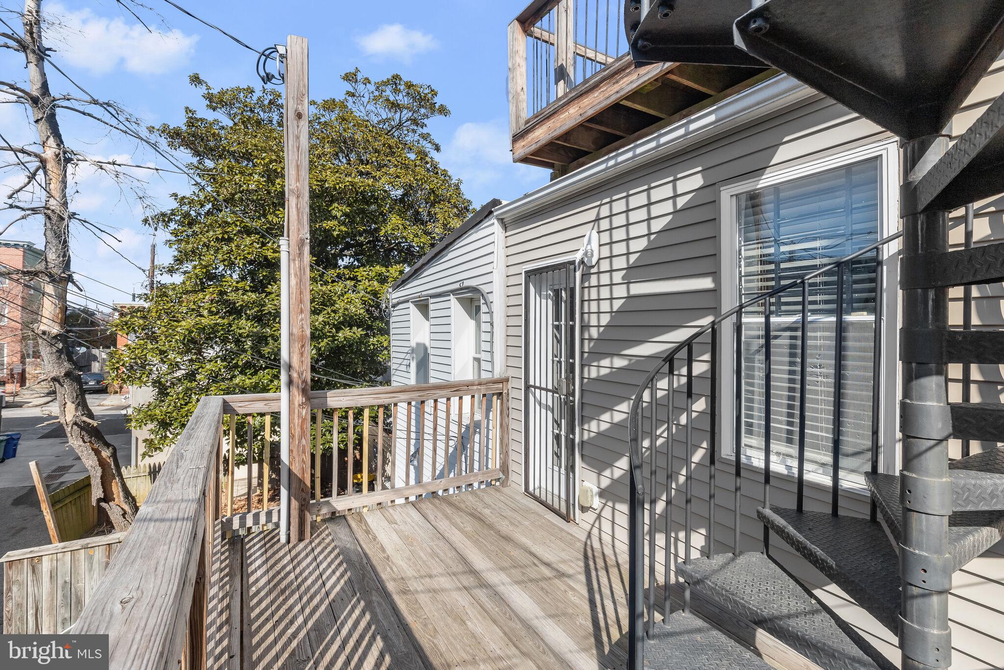 34 Patterson Park Ave N