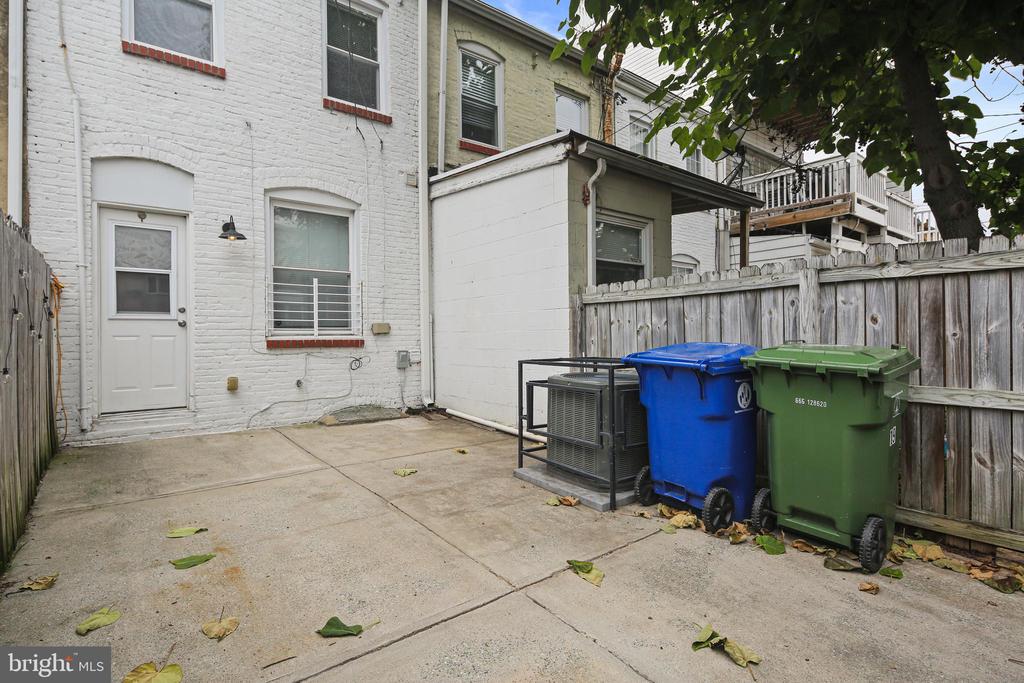 19 N Streeper St