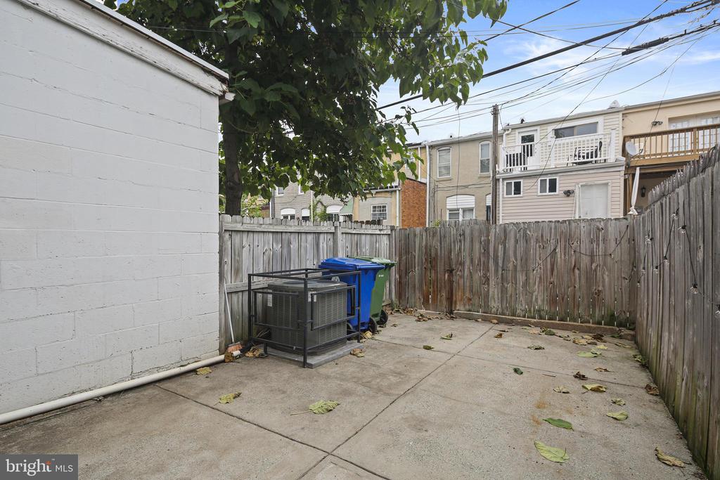 19 N Streeper St