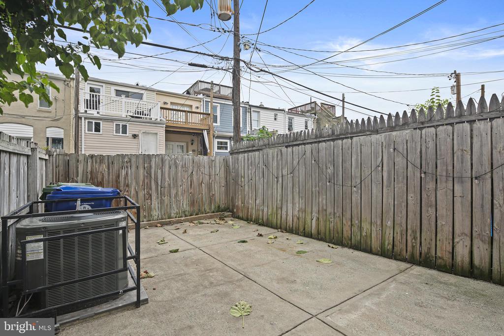 19 N Streeper St