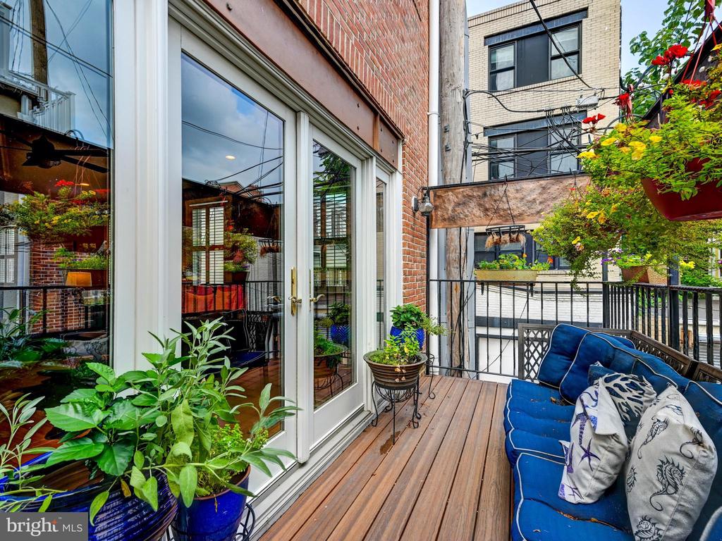 1722 FLEET STREET