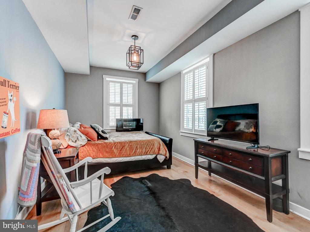 1722 FLEET STREET