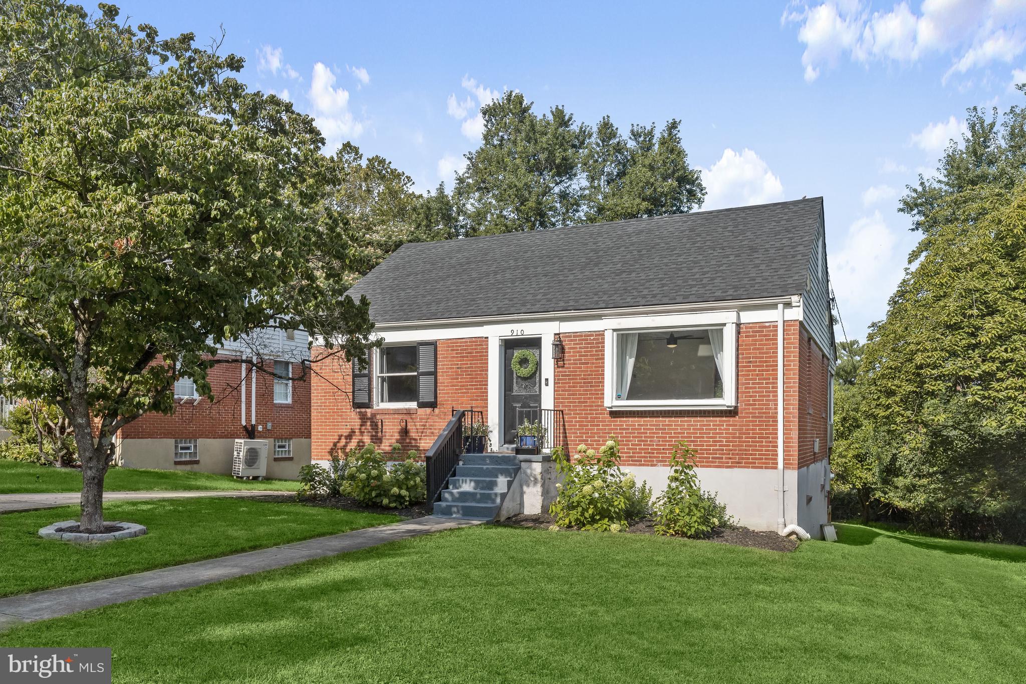910 Olmstead Rd