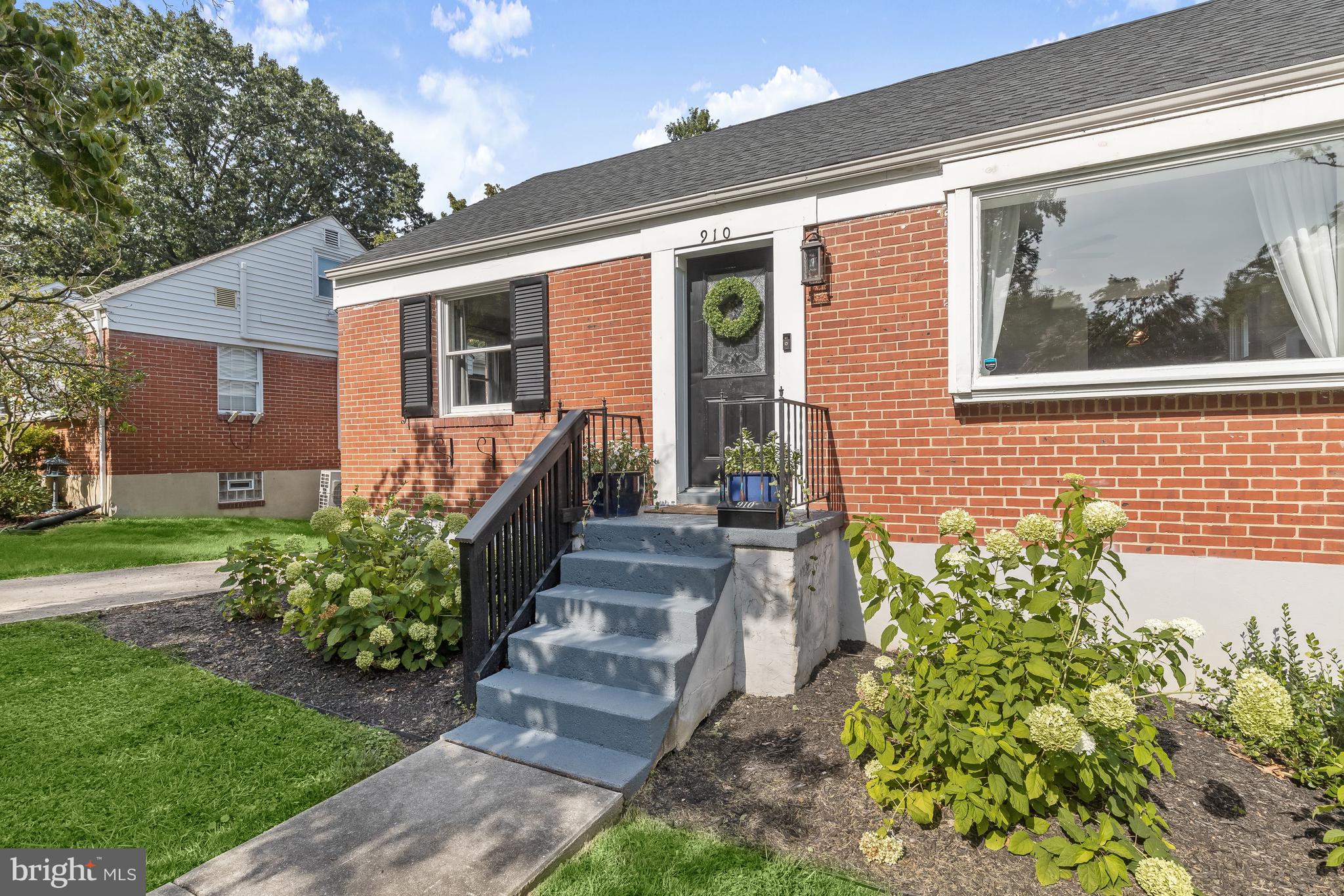910 Olmstead Rd