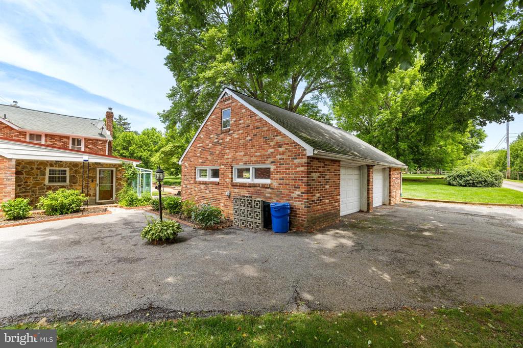 12301 MANOR ROAD