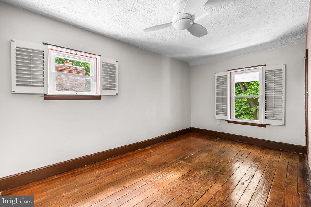 12301 MANOR ROAD