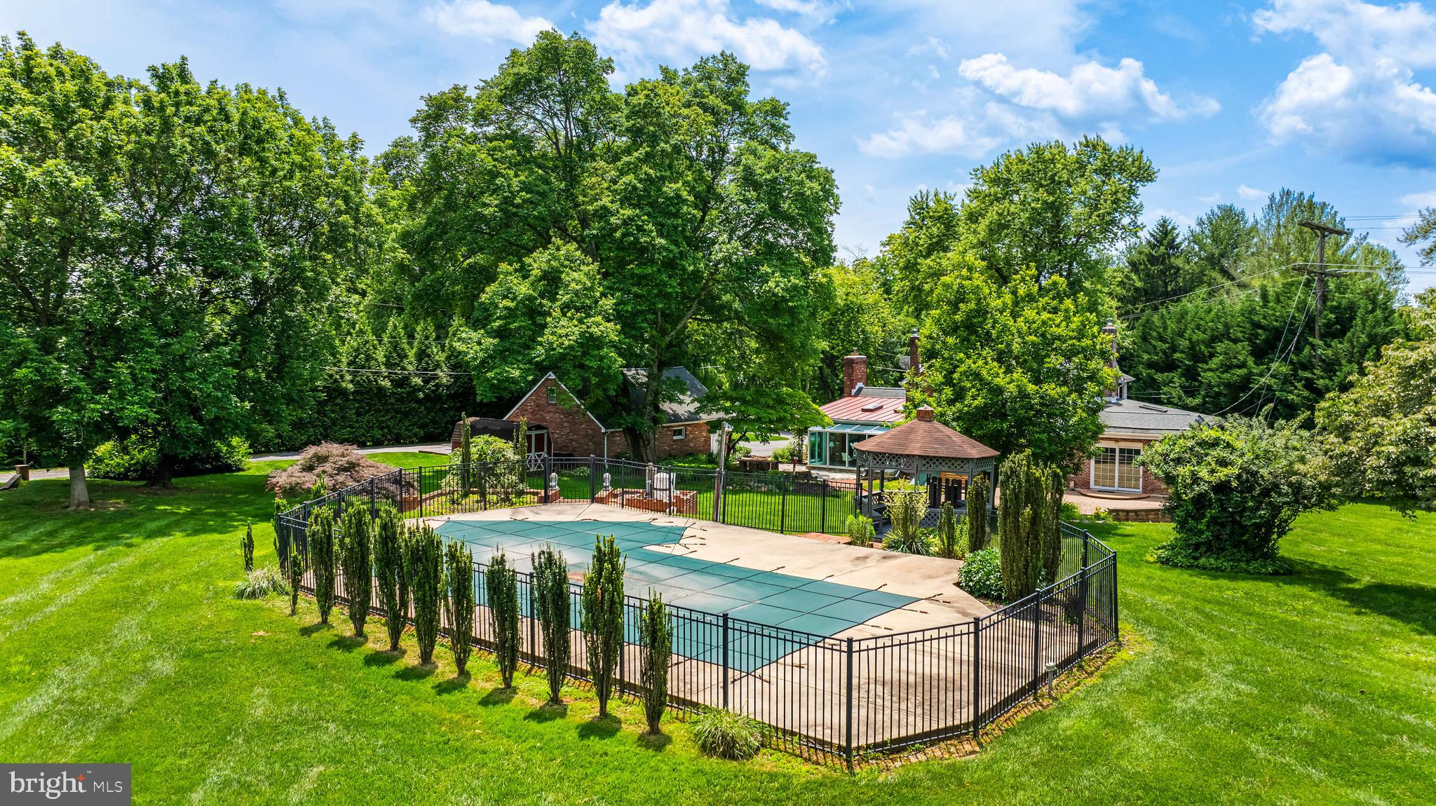12301 MANOR ROAD