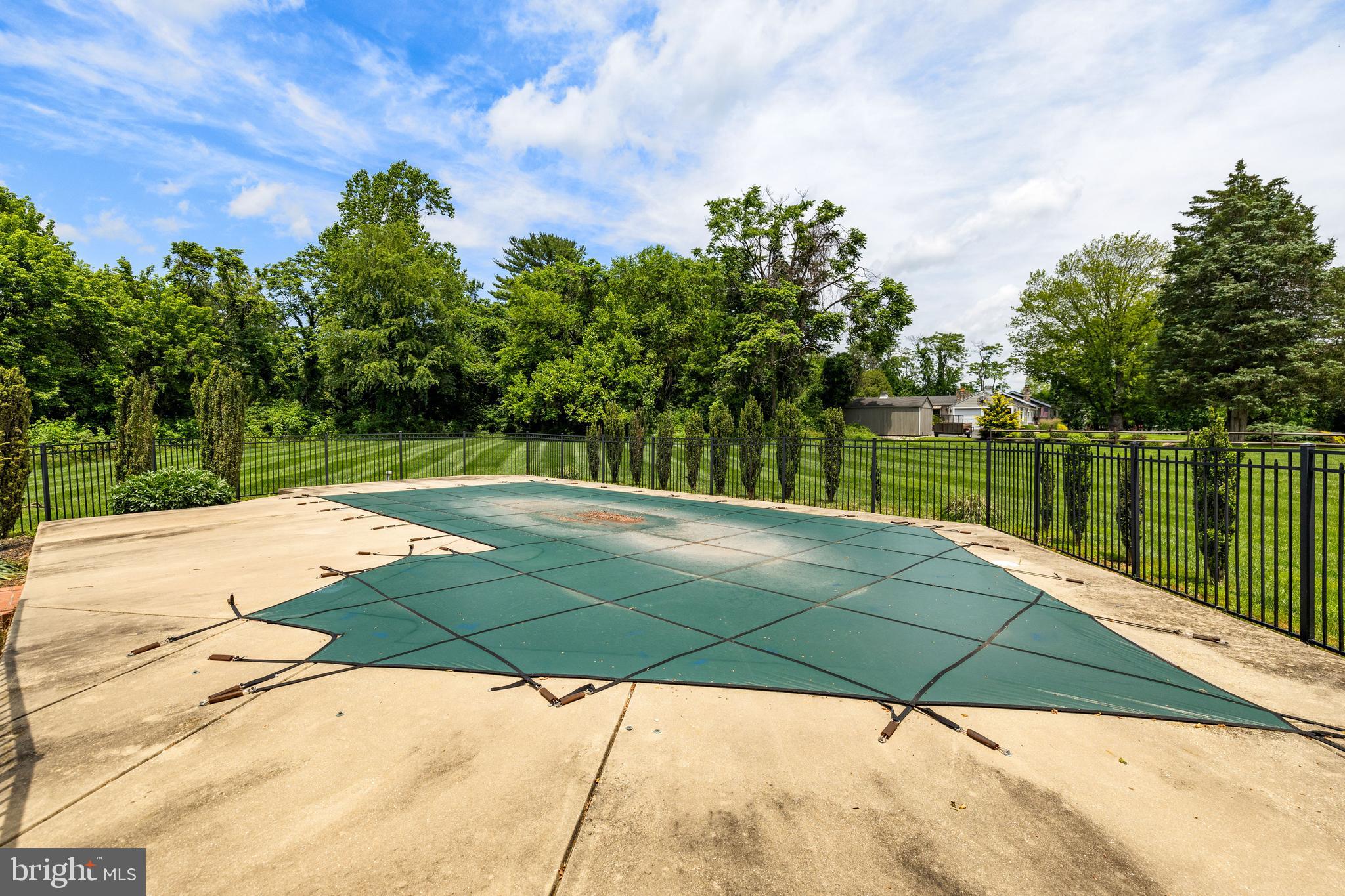 12301 MANOR ROAD