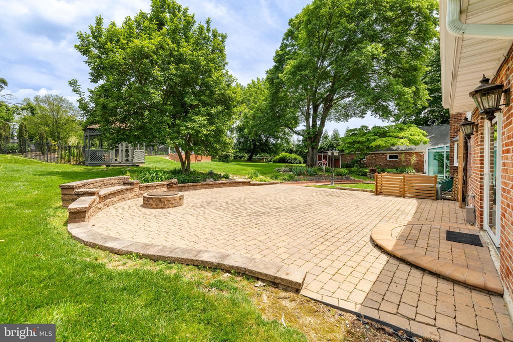 12301 MANOR ROAD