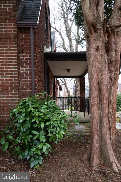613 ANNESLIE ROAD