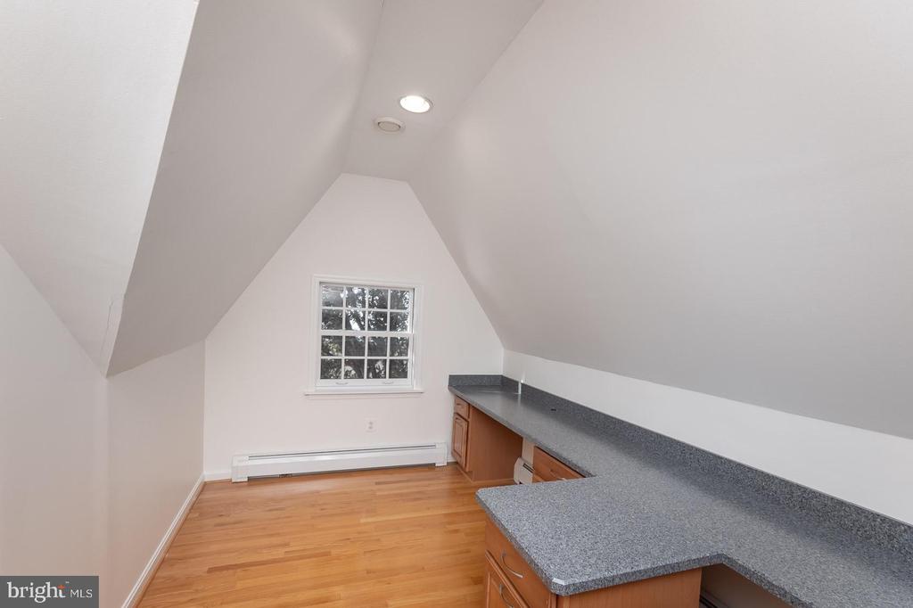 613 ANNESLIE ROAD