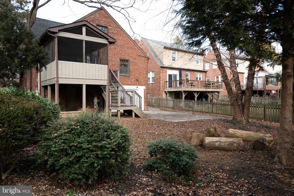 613 ANNESLIE ROAD