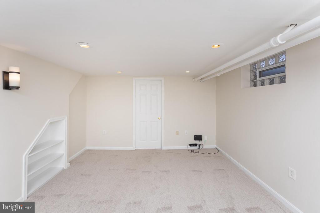 613 ANNESLIE ROAD