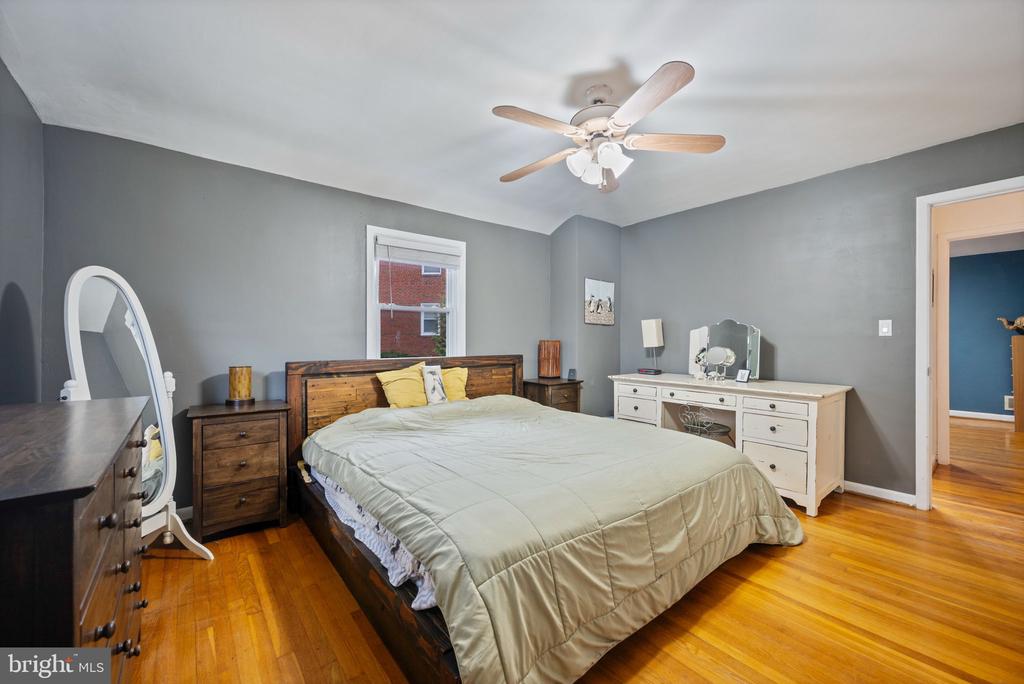 1311 GLENMONT ROAD