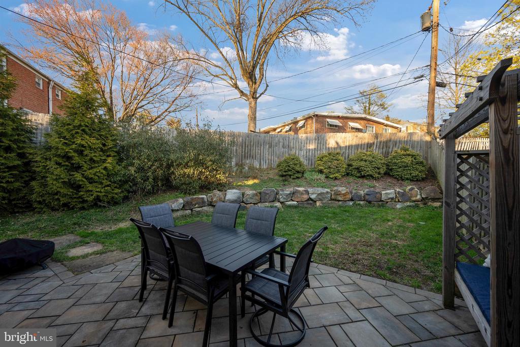 1311 GLENMONT ROAD