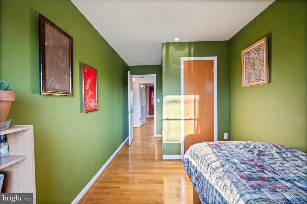1311 GLENMONT ROAD