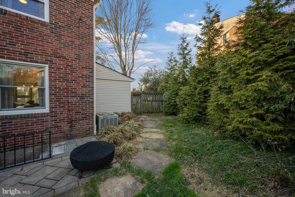 1311 GLENMONT ROAD