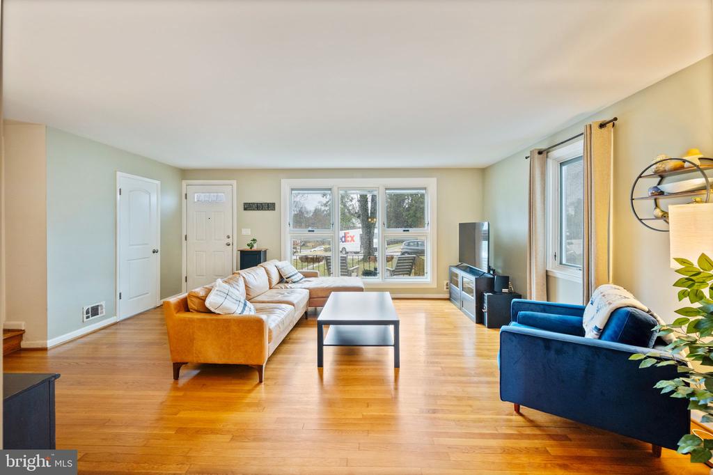 1311 GLENMONT ROAD