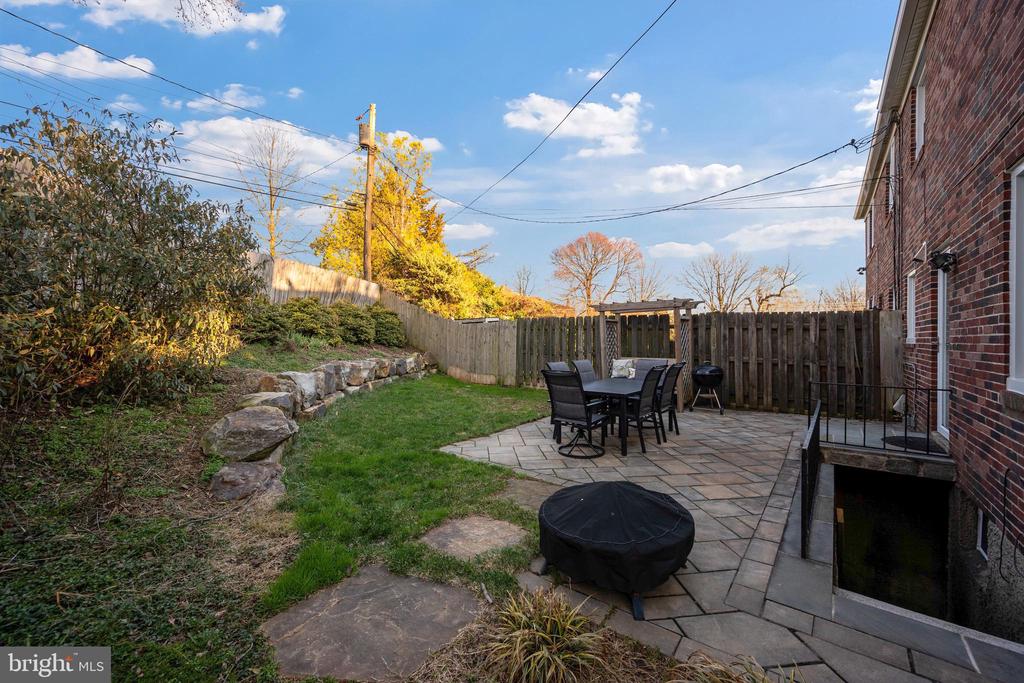 1311 GLENMONT ROAD