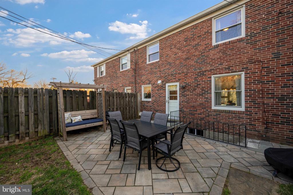 1311 GLENMONT ROAD