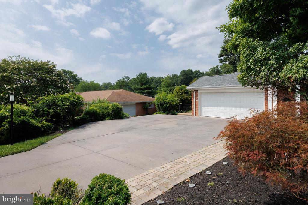 2104 CEDAR CIRCLE DRIVE