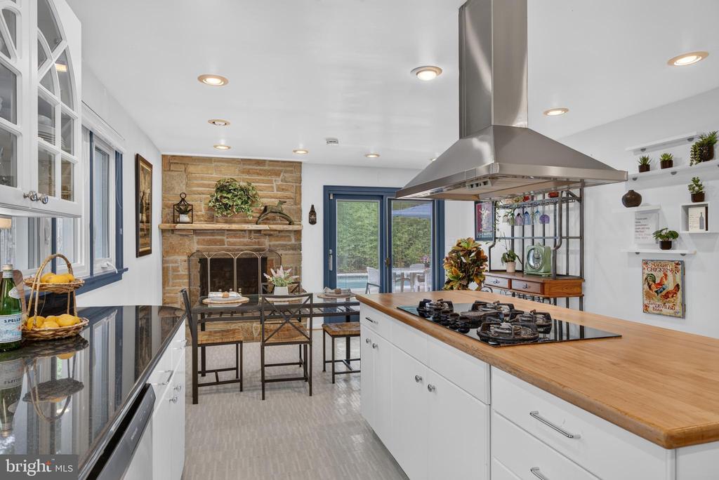 2104 CEDAR CIRCLE DRIVE