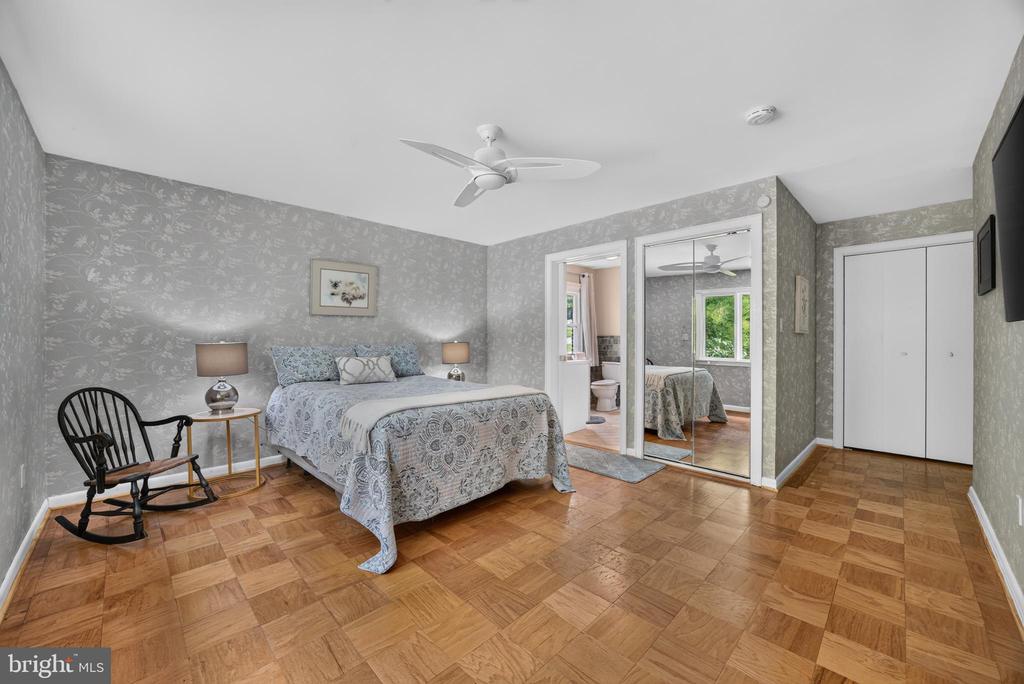 2104 CEDAR CIRCLE DRIVE