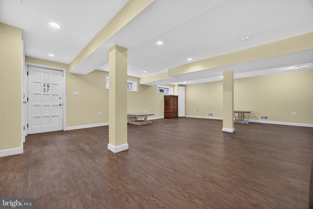 2104 CEDAR CIRCLE DRIVE