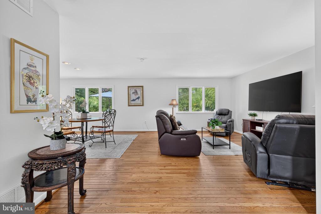 2104 CEDAR CIRCLE DRIVE