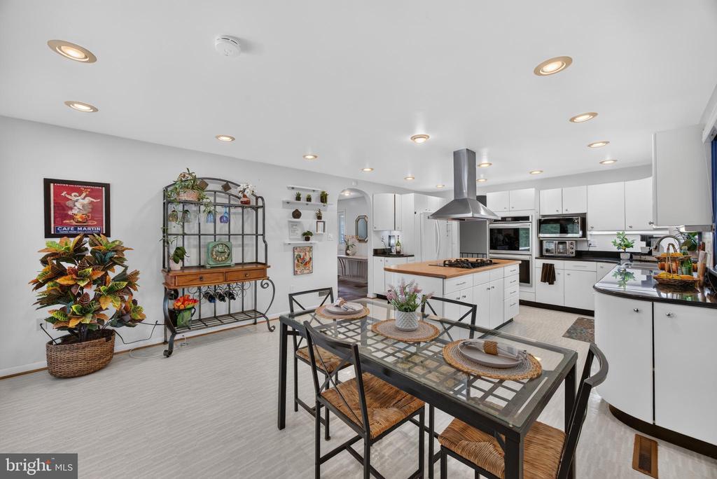 2104 CEDAR CIRCLE DRIVE