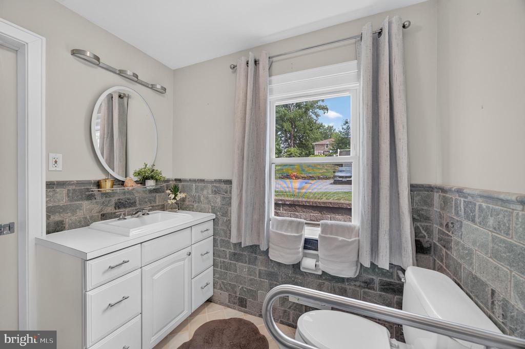 2104 CEDAR CIRCLE DRIVE