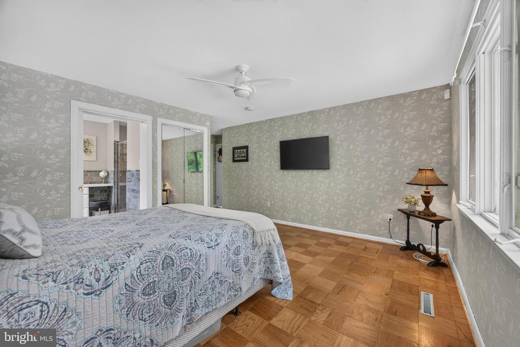 2104 CEDAR CIRCLE DRIVE